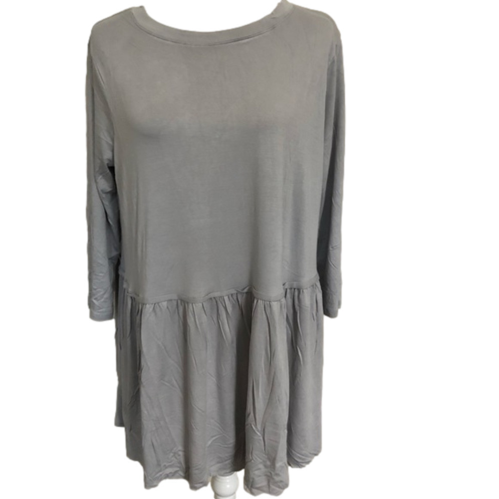 Ruffle Bottom 3/4 Sleeve Tunic Light Gray